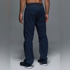 Lululemon • Men’s Great Wall Pant • Size XL